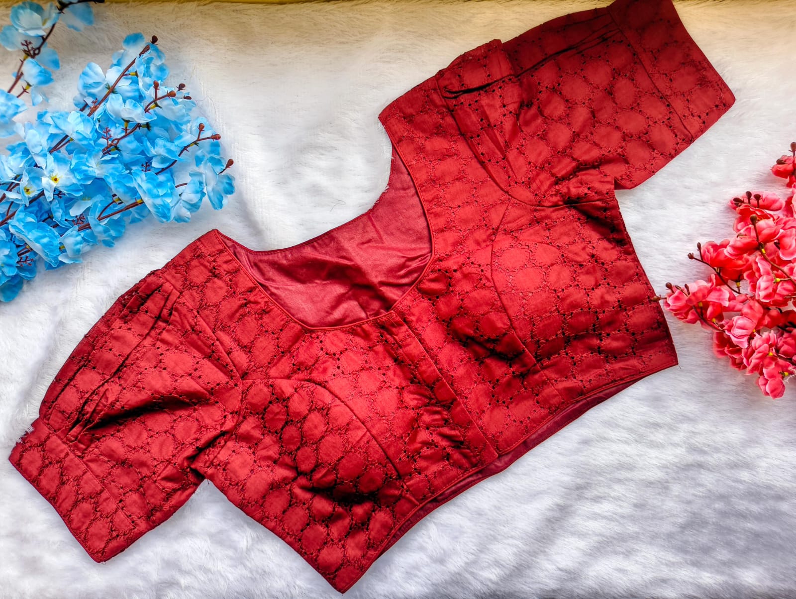 Textured embroidered fabric