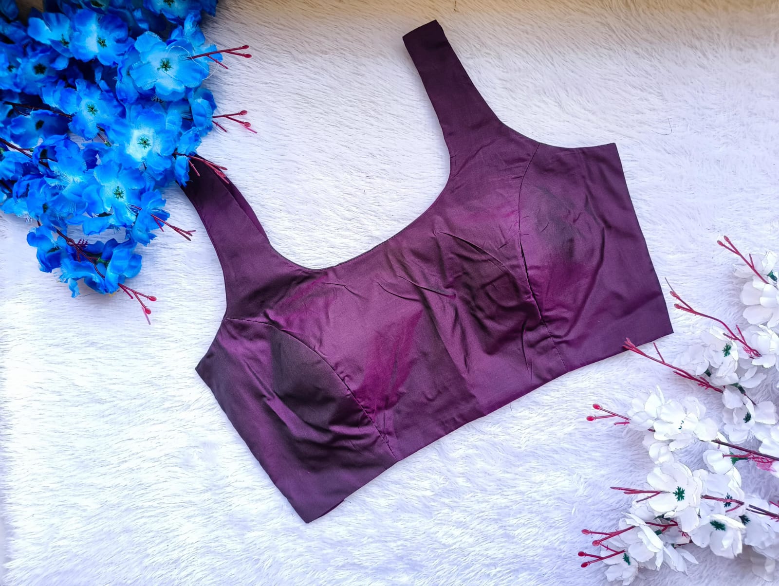 SOFT SILK  BROAD U-NECK